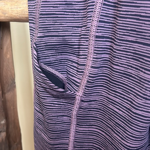 Women's Athleta Ultimate Capri Size XS - Picture 9 of 12